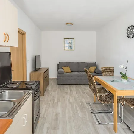 White Cove Apartman *
